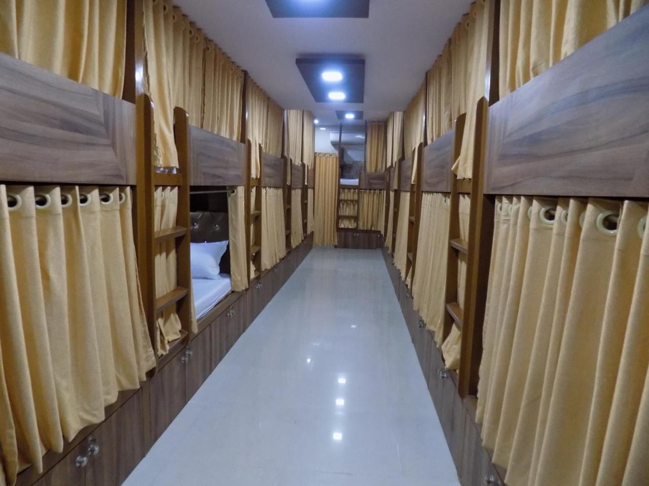 Metro Inn Dormitory Bombaim Exterior foto