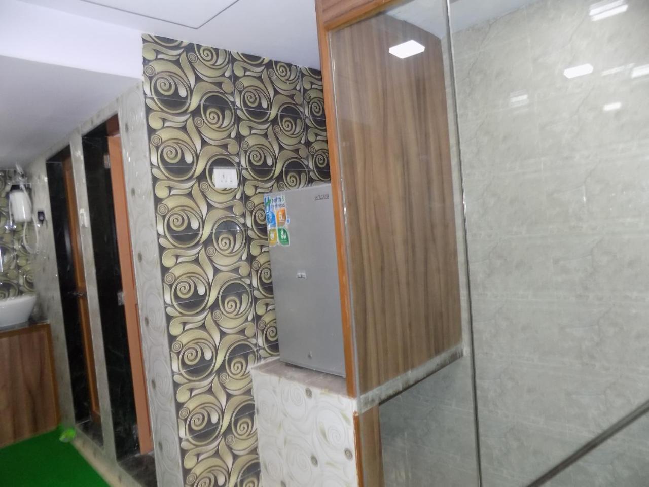 Metro Inn Dormitory Bombaim Exterior foto